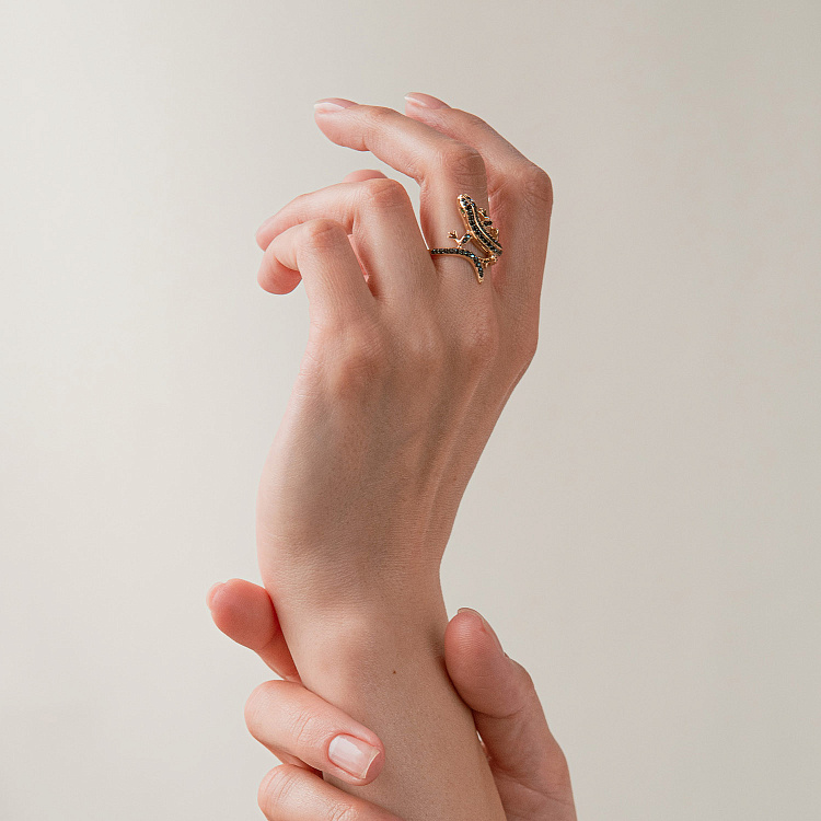 Каблучка "Ящірка" у жовтому золоті (фіаніти) к08309 від ювелірного магазину Онікс - 5