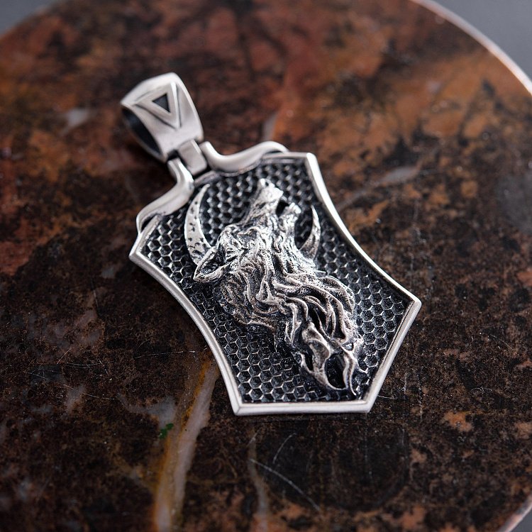 Серебряный кулон "Волк воет на луну" 376 от ювелирного магазина Оникс - 4