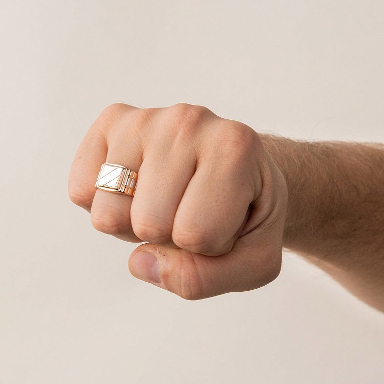 Золотая печатка с узором к05130 от ювелирного магазина Оникс - 1