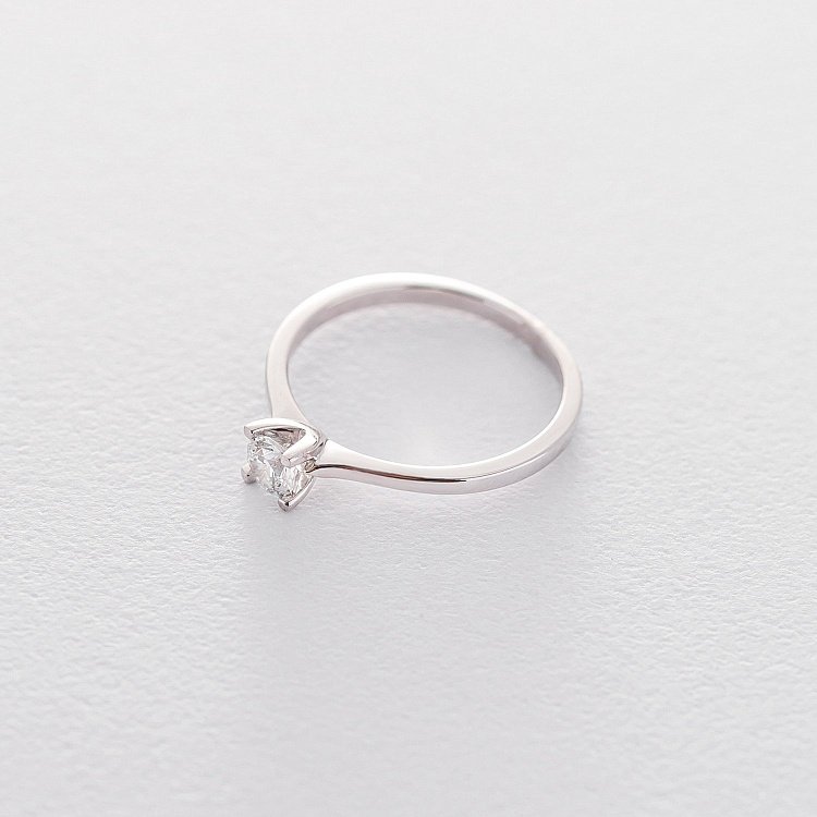 Золотое помолвочное кольцо (куб. циркон Swarovski) к06300 от ювелирного магазина Оникс - 4