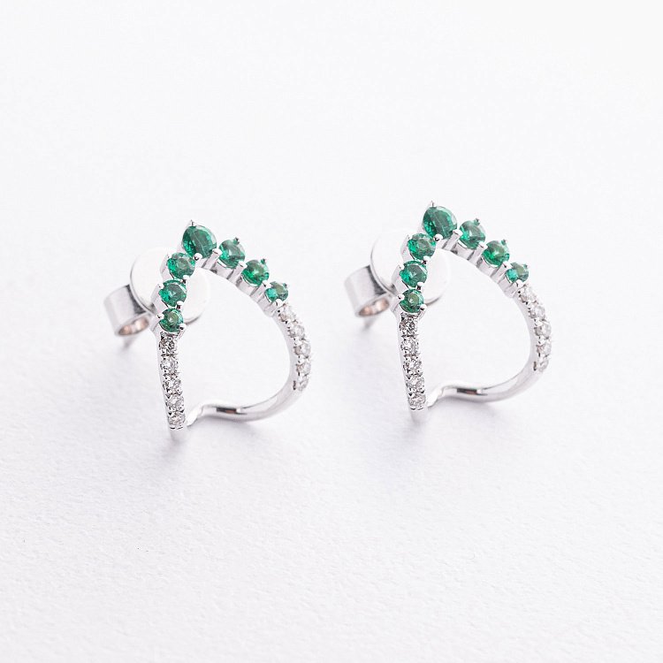 Сережки - пусети в білому золоті (діаманти, смарагди) сб0706ca від ювелірного магазину Онікс - 1