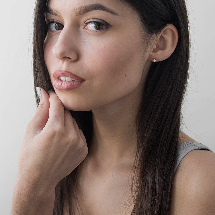 Золоті сережки-пусети з діамантами е0660к від ювелірного магазину Онікс - 3