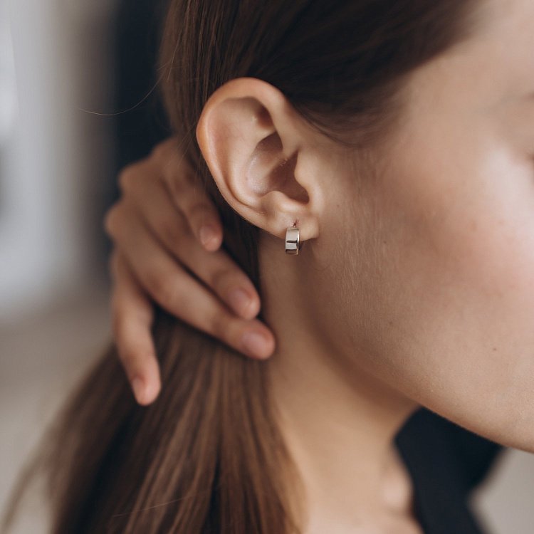 Серебряные серьги "Кольца", диаметр 1 см 122507 от ювелирного магазина Оникс - 6