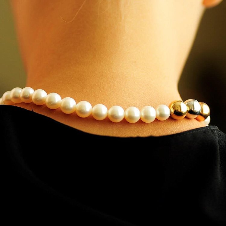 Колье из жемчуга со вставкой из белого,красного и желтого золота бус6531 от ювелирного магазина Оникс - 6