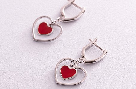 Чим такі привабливі сережки «Сердечка»? Підбираємо романтичні прикраси для свого образу