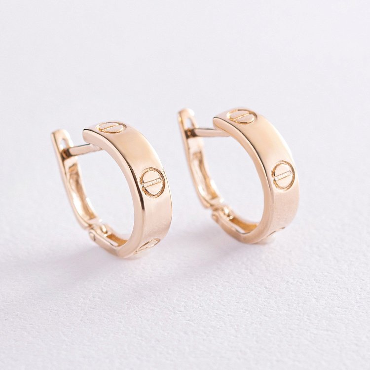 Серьги "Love" в желтом золоте с07741 от ювелирного магазина Оникс