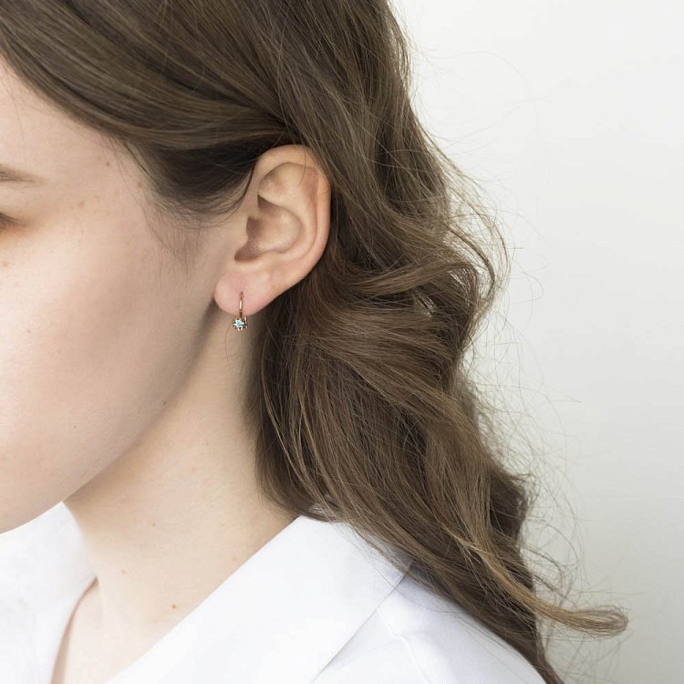 Золотые серьги с фианитами с04352 от ювелирного магазина Оникс - 2