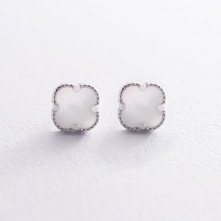 Срібні сережки - пусети "Конюшина" з перламутром mini 123294 від ювелірного магазину Онікс - 2