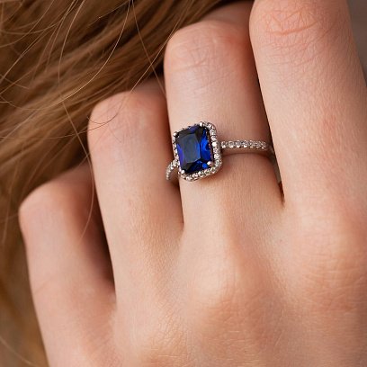 Серебряное кольцо с синт. сапфиром и фианитами 1830/1р-HSPH №6