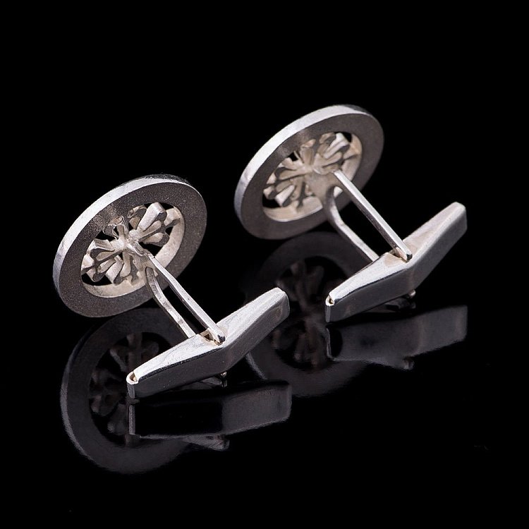 Срібні запонки з візерунком 25010 від ювелірного магазину Онікс - 1