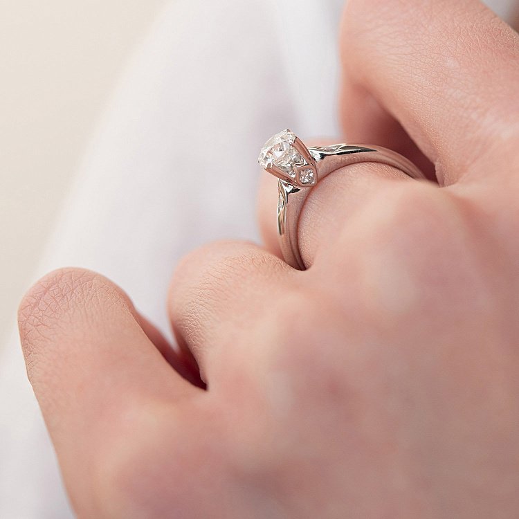 Заручальна золота каблучка з діамантами кб0387nl від ювелірного магазину Онікс - 1