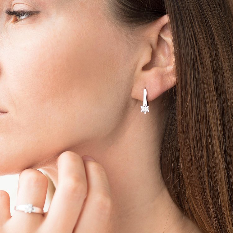 Золоті сережки на англійській застібці (фіаніт) с05527 від ювелірного магазину Онікс - 3