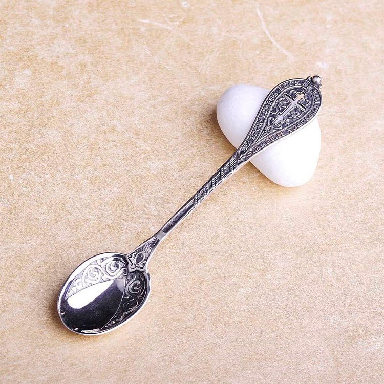 Серебряная ложка "Крестик" 24014 от ювелирного магазина Оникс