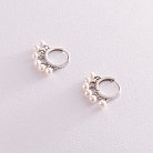 Серебряные серьги - кольца с жемчужинами 123276 от ювелирного магазина Оникс