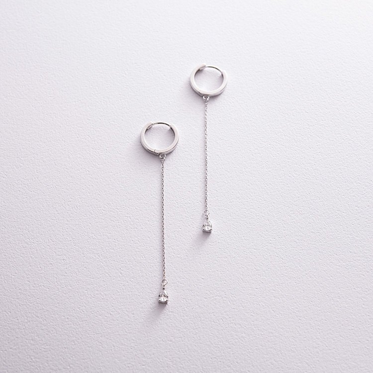 Сережки - кільця "Крапельки" з фіанітами (біле золото) с08350 від ювелірного магазину Онікс