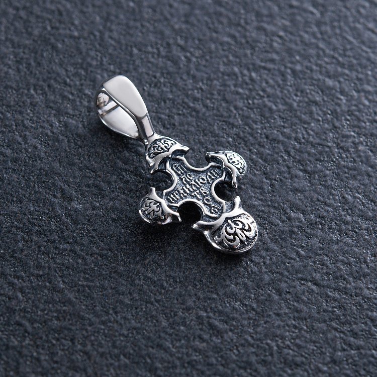 ﻿Срібний хрест "Розп'яття Христове. Тропар Животворящого Хреста" 132951 від ювелірного магазину Онікс - 1