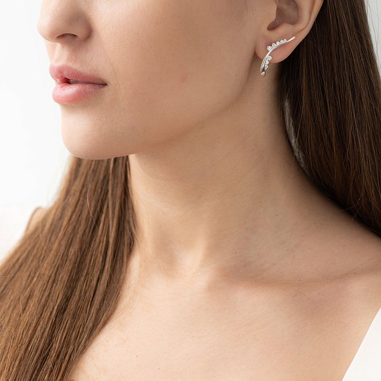 Срібні сережки з фіанітами 121857 від ювелірного магазину Онікс - 1