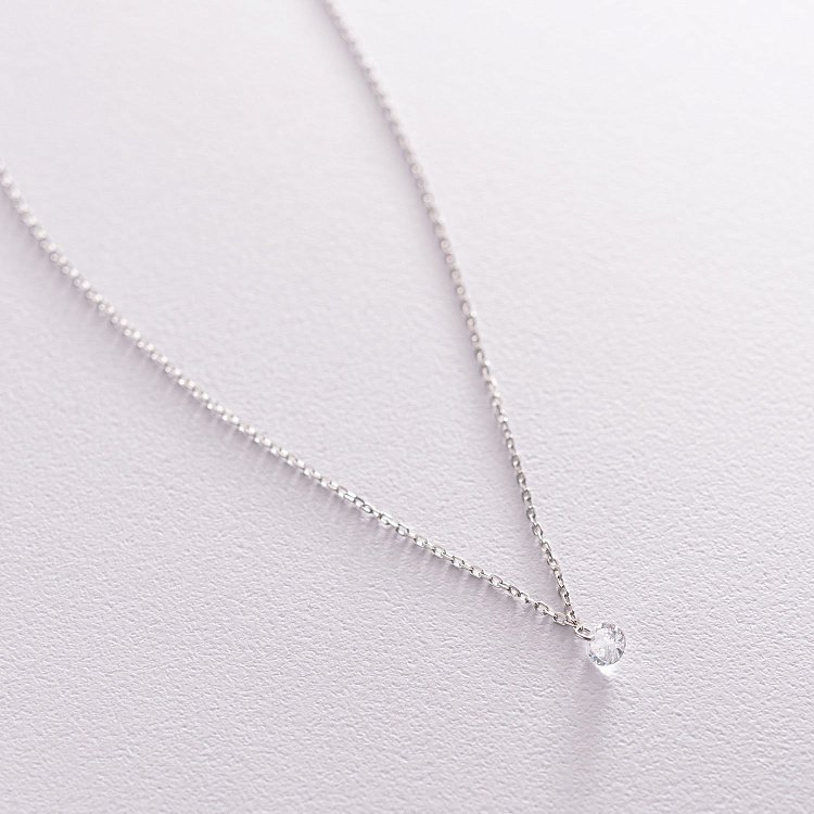 Срібне кольє з одним фіанітом 181092 від ювелірного магазину Онікс