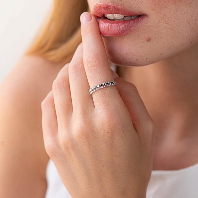 Каблучка "Сердечки" в білому золоті (чорні фіаніти) к07053 №2