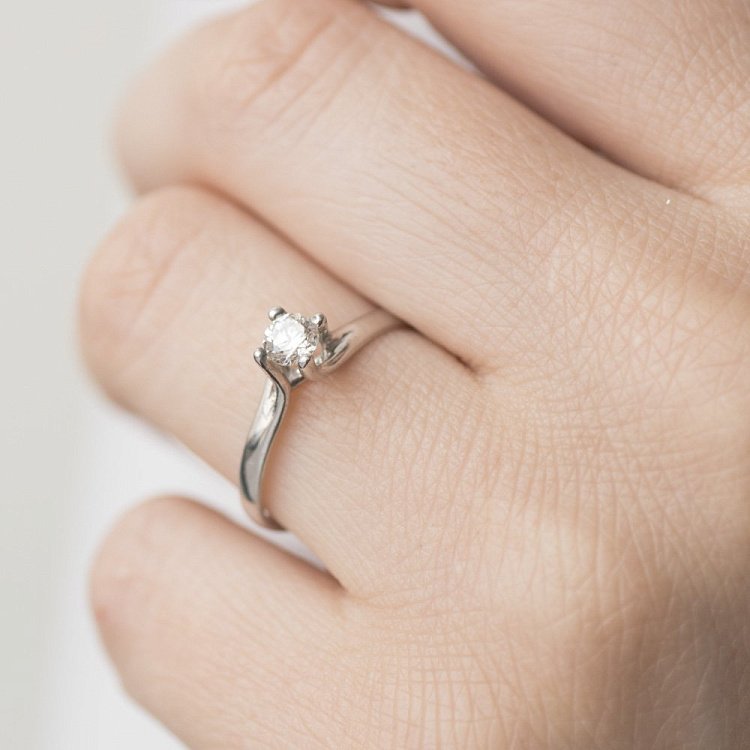 Золота заручальна каблучка з діамантом к00001б від ювелірного магазину Онікс - 4