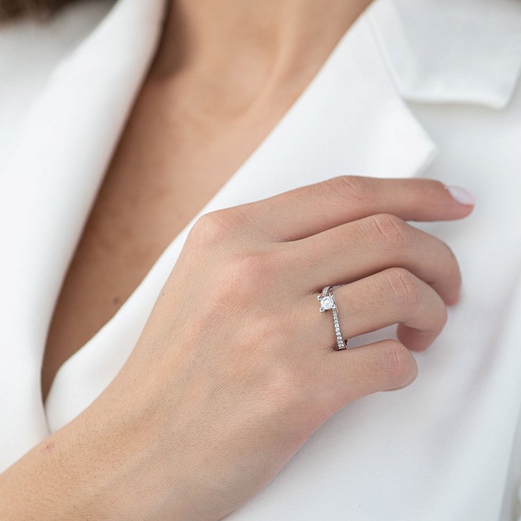 Каблучка в білому золоті з діамантами к358ca від ювелірного магазину Онікс - 3