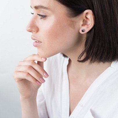 Серебряные серьги - пусеты (пироп) 122178 №4