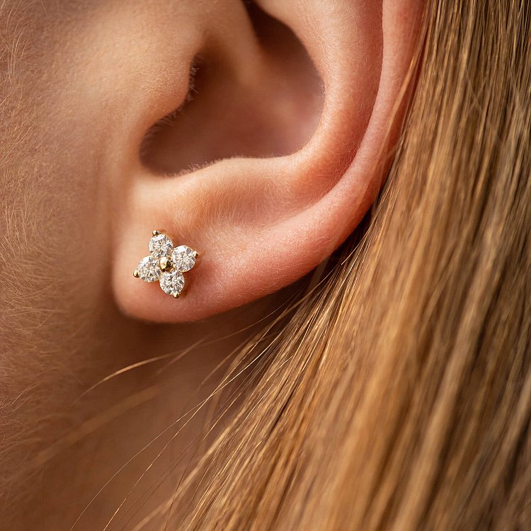 Золоті сережки - пусети "Конюшина" з діамантами 322913121 від ювелірного магазину Онікс - 3