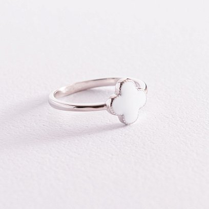 Серебряное кольцо "Клевер" (белая эмаль) 112622