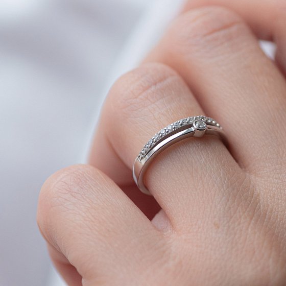 Серебряное кольцо с фианитами 112584 №2