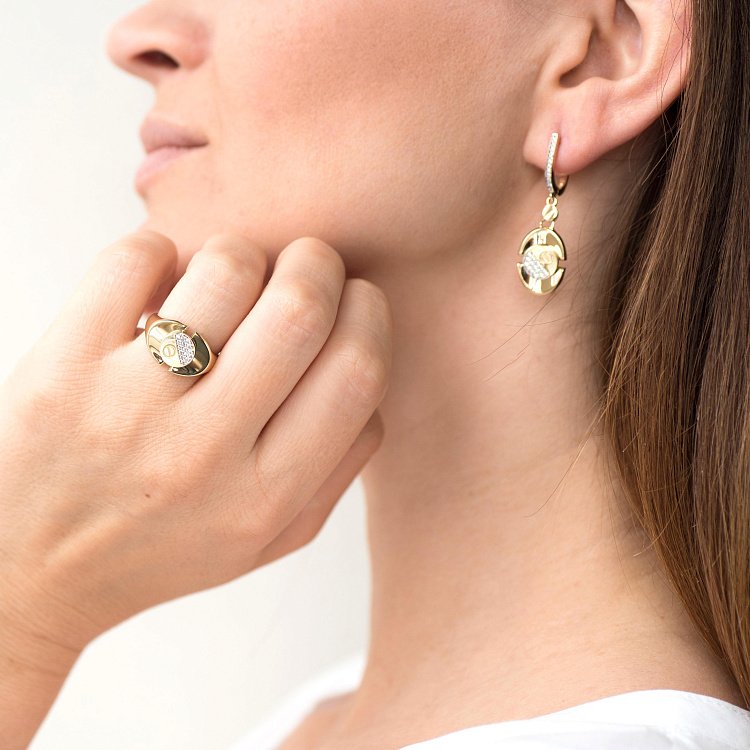 Золота каблучка з фіанітами к05214 від ювелірного магазину Онікс - 2