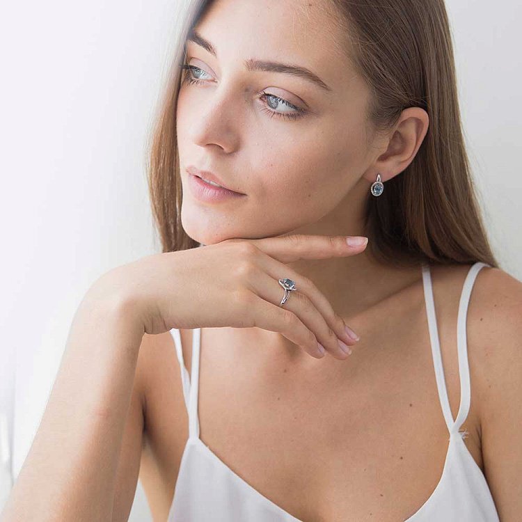 Золотое кольцо с голубым топазом и бриллиантами C01083R - 3 Золотое кольцо с голубым топазом и бриллиантами C01083R от ювелирного магазина Оникс - 3