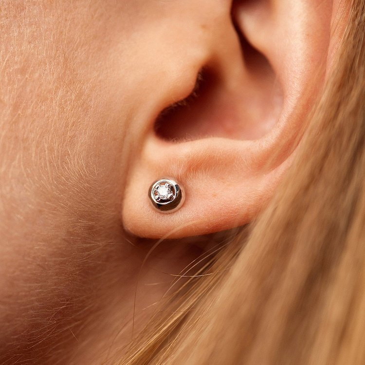 Серьги - пусеты с фианитами (белое золото) с02826 от ювелирного магазина Оникс - 3