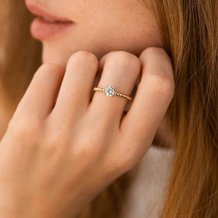 Заручальна золота каблучка з фіанітом к08156 від ювелірного магазину Онікс - 1