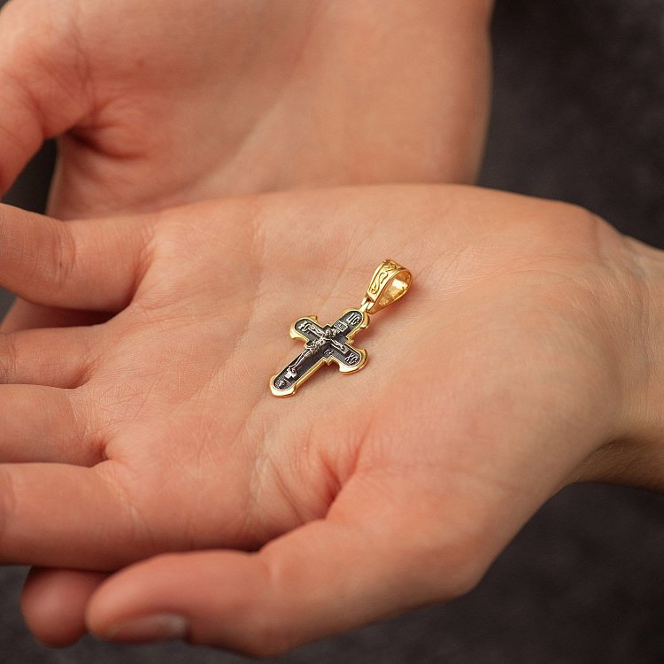 Серебряный крест "Распятие. Спаси и сохрани" с позолотой 133073 от ювелирного магазина Оникс - 2