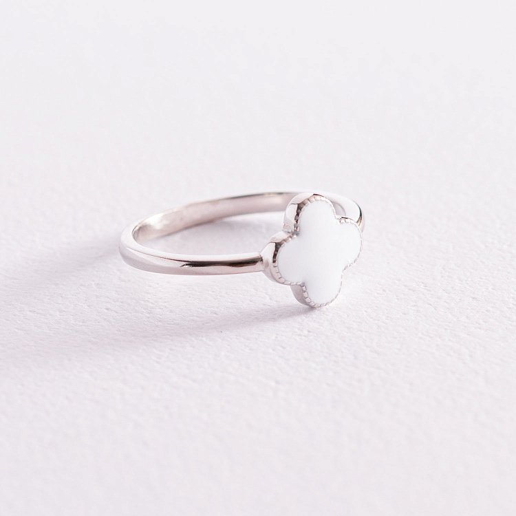 Срібна каблучка "Конюшина" (біла емаль) 112622 від ювелірного магазину Онікс