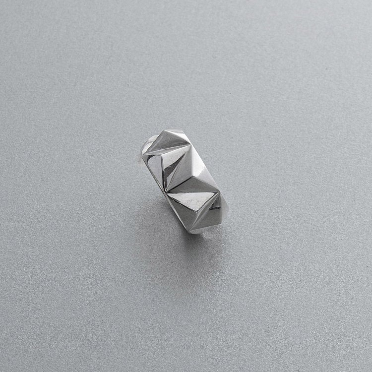 Широка срібна каблучка "Greta" 112786 від ювелірного магазину Онікс - 4