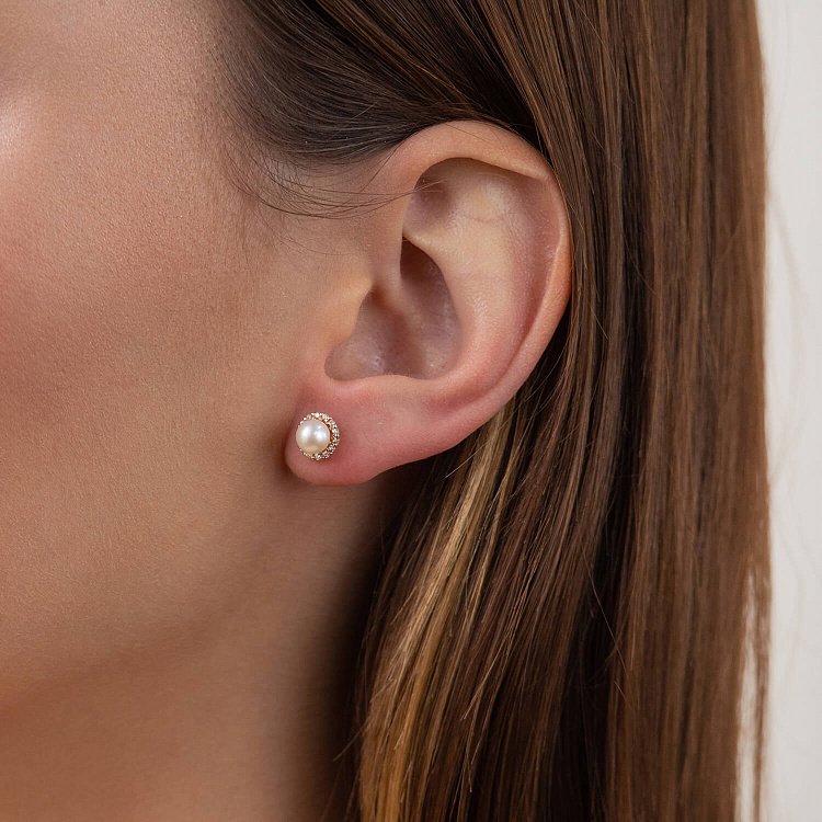 Золоті сережки - пусети з перлами і фіанітами с08167 від ювелірного магазину Онікс - 1