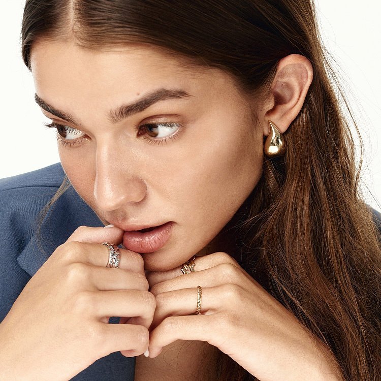 Сережки "Megan" у жовтому золоті (Middle) с09086 від ювелірного магазину Онікс - 1