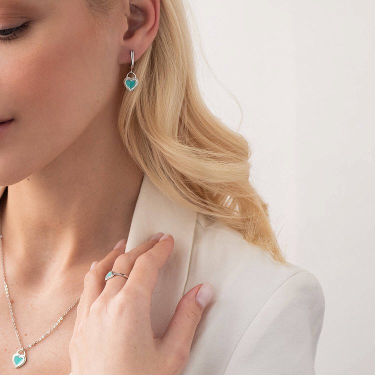 Срібна каблучка "Серце" з емаллю 112638 від ювелірного магазину Онікс - 4