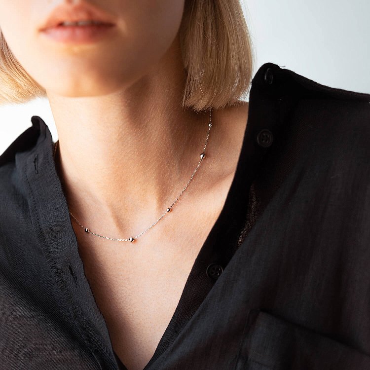 Колье "Шарики" в белом золоте кол02226 от ювелирного магазина Оникс - 1