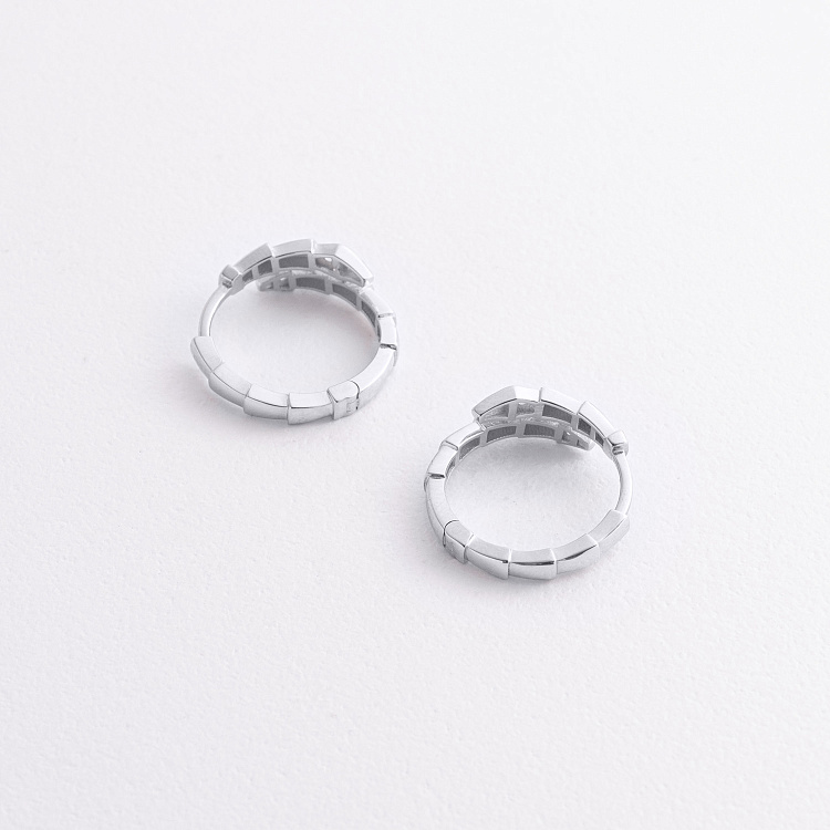 Сережки - кільця "Змії" у білому золоті (фіаніти) с09468 від ювелірного магазину Онікс - 1