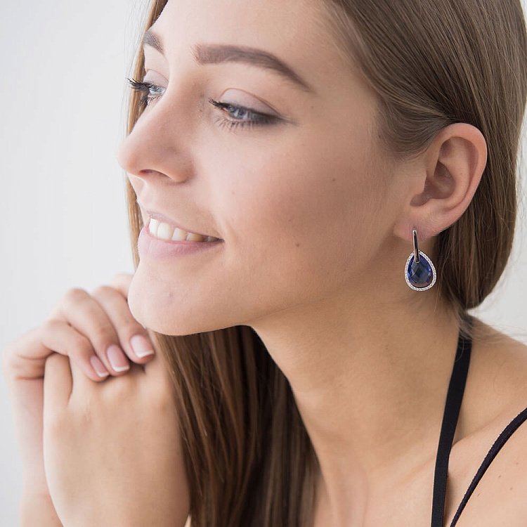 Серьги с синими фианитами с18 от ювелирного магазина Оникс