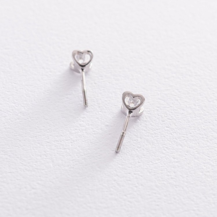 Серьги - пусеты "Сердечки" в белом золоте (бриллианты) 102-10013/2 от ювелирного магазина Оникс