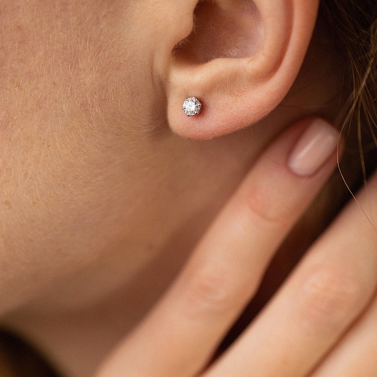 Сережки - пусети в білому золоті (діаманти) сб0240 від ювелірного магазину Онікс - 1