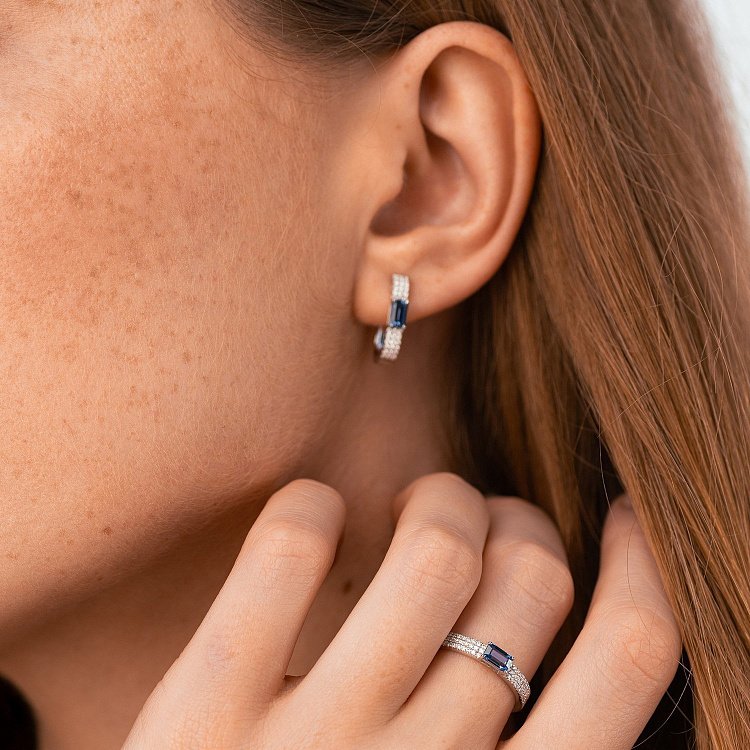 Золотые серьги с бриллиантами и сапфирами сб0565sm от ювелирного магазина Оникс - 1