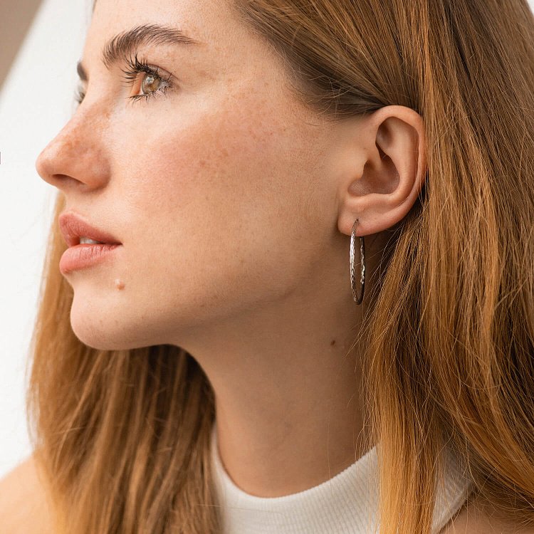 Серьги - кольца в серебре (3.3 см) 123429 от ювелирного магазина Оникс - 2