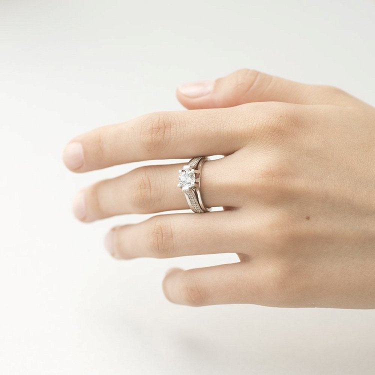 Помолвочное золотое кольцо (фианиты) к05367 - 3 Помолвочное золотое кольцо (фианиты) к05367 от ювелирного магазина Оникс - 3