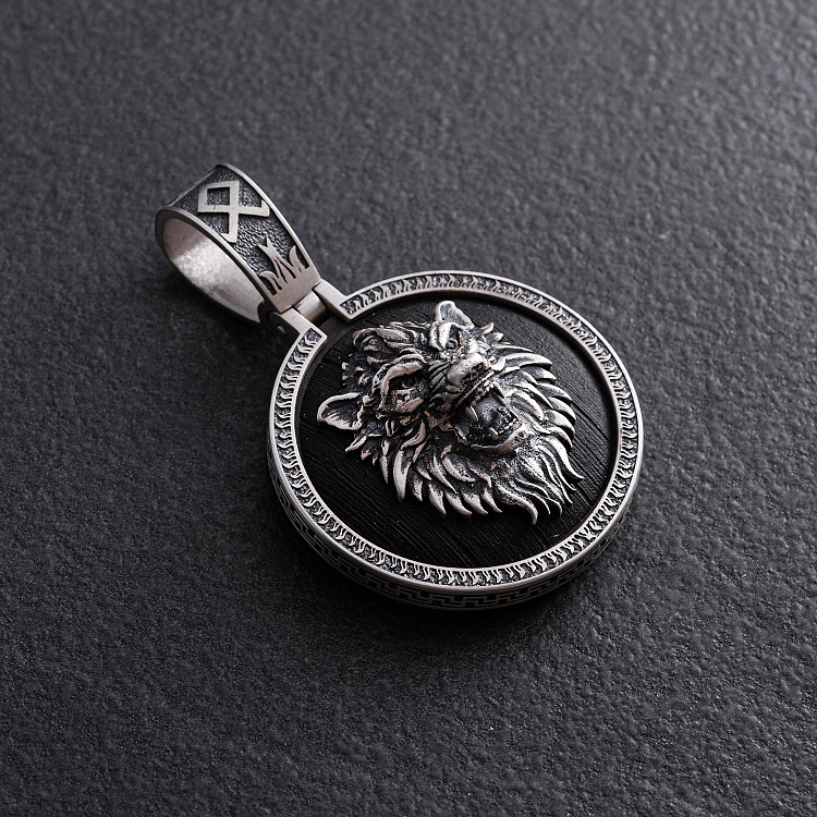 Срібний кулон "Вовк" із ебеновим деревом 1322 від ювелірного магазину Онікс