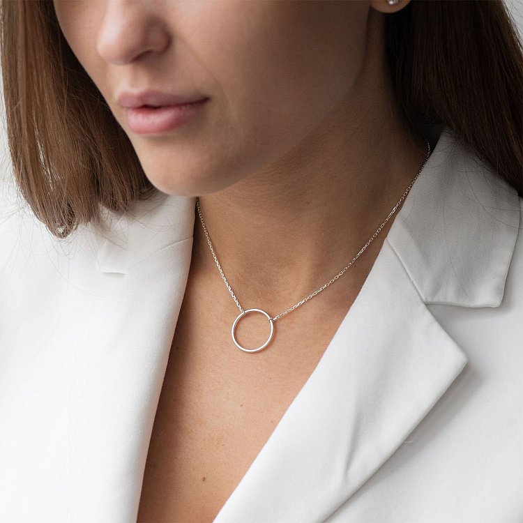 Срібне кольє "Кругообіг" (2.1 см) 181045 від ювелірного магазину Онікс