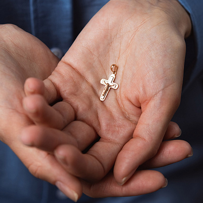 Хрестик із розп'яттям (червоне, біле золото) п03998 №2